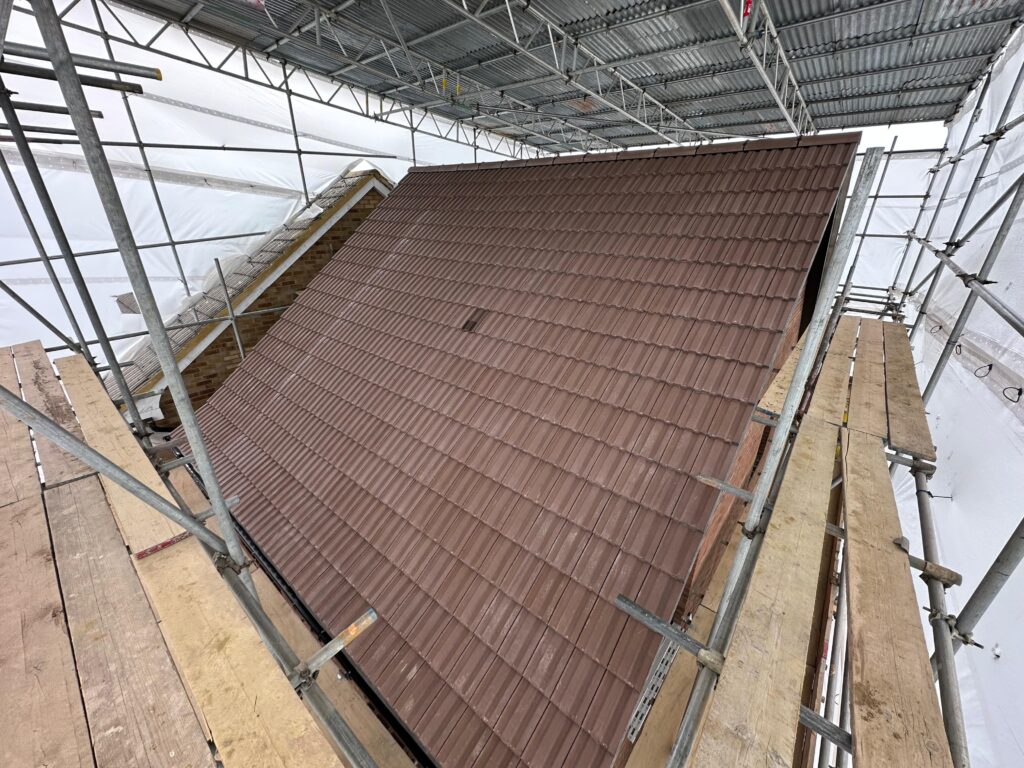 New Roofing inn Wide Way CR4